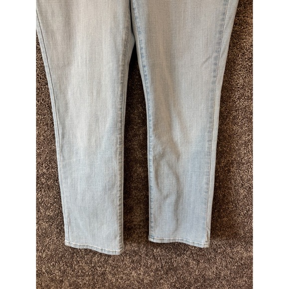Levi's Classic Straight Mid Rise Stellar Stretch Jeans Women's Size 12 - Picture 4 of 16
